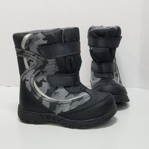 Rugged Outback Toddler  Snow Boots Sz 9 Black & Gray Camo Hook & Loop Straps